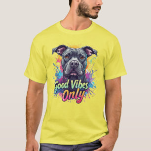 Farbporträt eines Hundes mit Spritzhintergrund T-Shirt