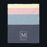 Farbschema für Beach House Personalisiert. Fleecedecke<br><div class="desc">Die Farbe des Strandhauses setzt sich aus einem komfortablen Fleecedecke mit Ihrem Namen und Monogramm zusammen.</div>