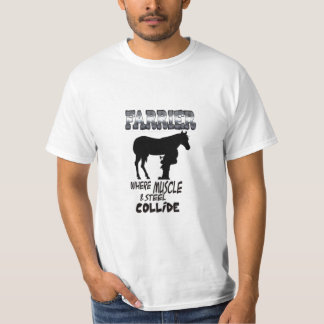 Farmer, wo Muskel und Stahl zusammenstoßen T-Shirt