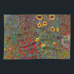 Farmgarten Gustav Klimt mit Sonnenblumenhandtuch Geschirrtuch<br><div class="desc">Der Bauerngarten Gustav Klimt mit dem Küchentuch der Sonnenblumen. Ölmalerei auf Leinwand von 1905-06. Obwohl Klimt für seine goldene Periode, die klassische Werke wie The Kiss und Portrait von Adele Bloch Bauer produzierte, am meisten geschätzt wird, produzierte der Künstler auch einige unglaublich charmante Landschaftsmalereien. Die Gartenfarm mit Sonnenblumen verfügt über...</div>