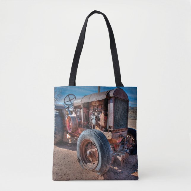 Farms Rusty Antique Tractor (Vorderseite)