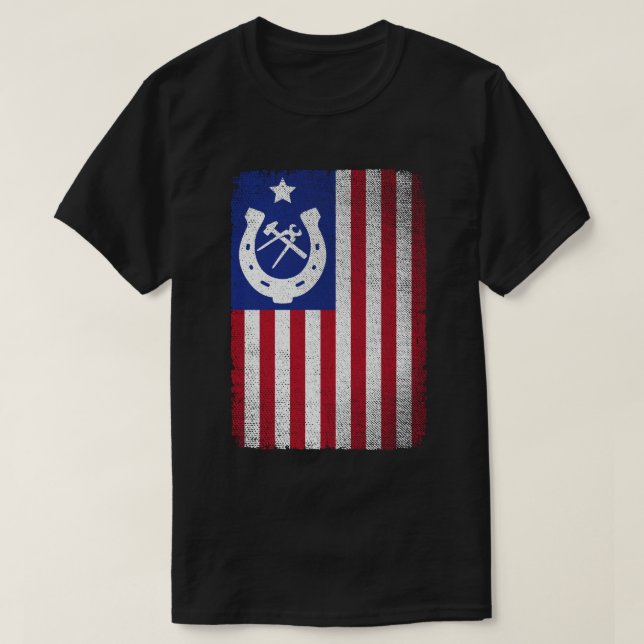Farrier American Flag Horseshoe Horseshoeing T-Shirt (Design vorne)