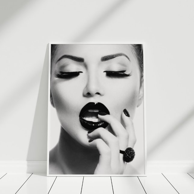 Fashion Modell Poster Print (Black and White Fashion Model Poster Print in white frame against white wall.)