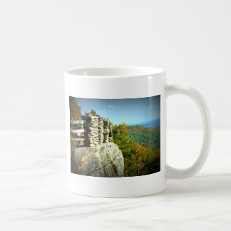 Fassbinder-Felsen übersehen im Fall. West Virginia Tasse