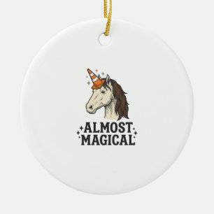 Fast magisches Einhorn-Kegel Vintage Grafik T-Shir Keramik Ornament