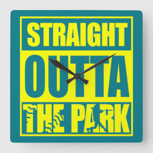 Fastpitch Softball Straight Outta The Park Quadratische Wanduhr
