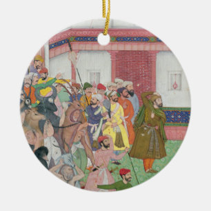 Fatepur Sikiri, 1573: Hasain Quli Khan-l Jahan vor Keramik Ornament