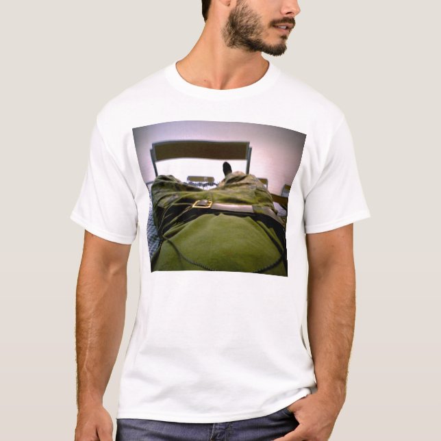 Faul im Armee-Shirt T-Shirt (Vorderseite)