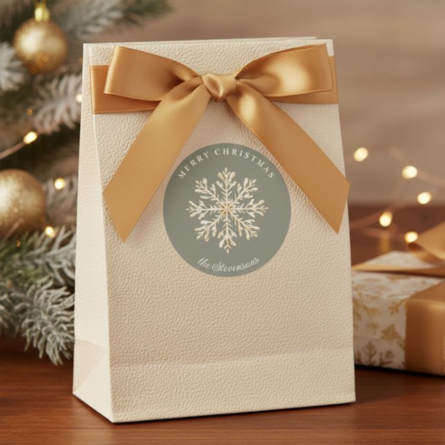 Faux Gold Snowflake Sage Green Custom Holiday Runder Aufkleber (Von Creator hochgeladen)