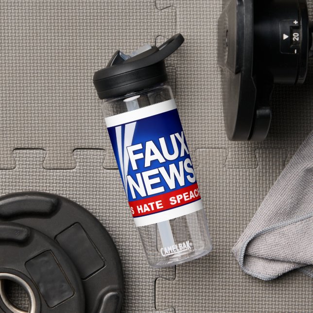 Faux News Trinkflasche (Fitnessstudio (gedreht))