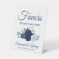 Favoriten nehmen einen Haufen blauer Rose Hochzeit
