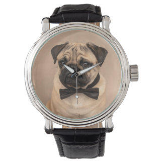 Fawn Mops Hund mit Bow Krawatte. Retro Stylish Clo Armbanduhr