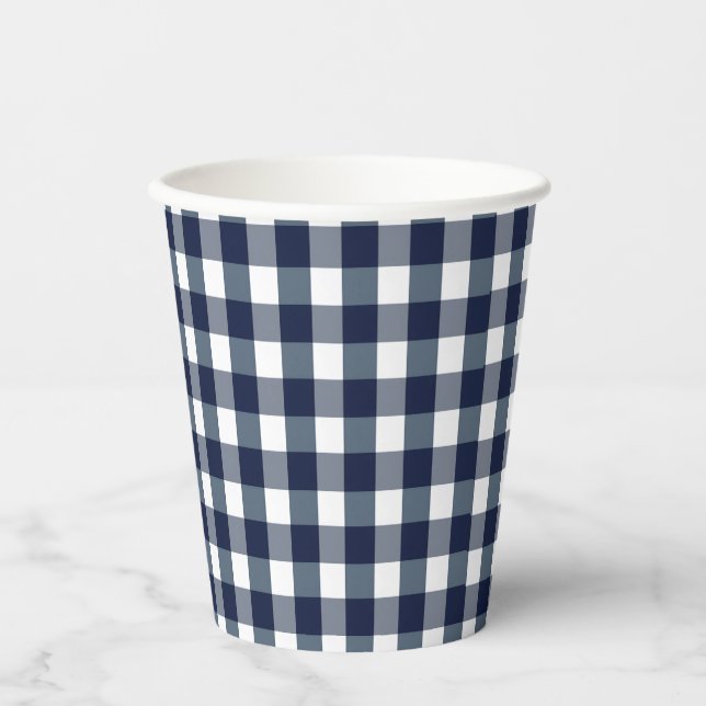 Faye und Lauren Navy Gingham Pappbecher (Vorderseite)