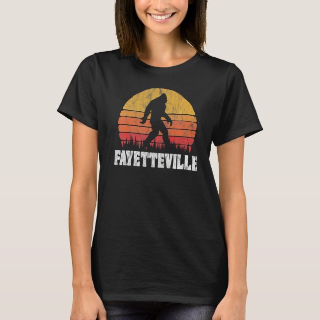 Fayetteville Vintag Aighties Bigoot Retro Sunset T-Shirt (Vorderseite)
