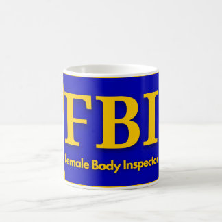 FBI — T - Shirt Trucker Hat von weiblichen Chefrei Kaffeetasse