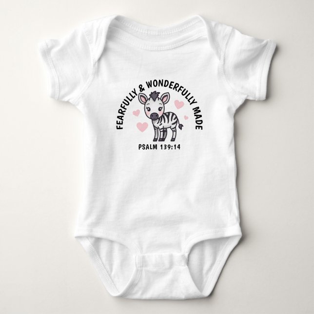 Fearful & Wonderful Made Zebra Scripture Baby Strampler (Vorderseite)