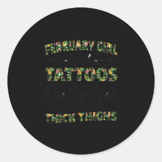 Februar Mädchen mit Tattoos Hübsche Augen Runder Aufkleber