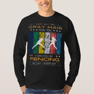 Fecht-Enthusiast-T-Shirt - Graues Haar, wilde Duel T-Shirt