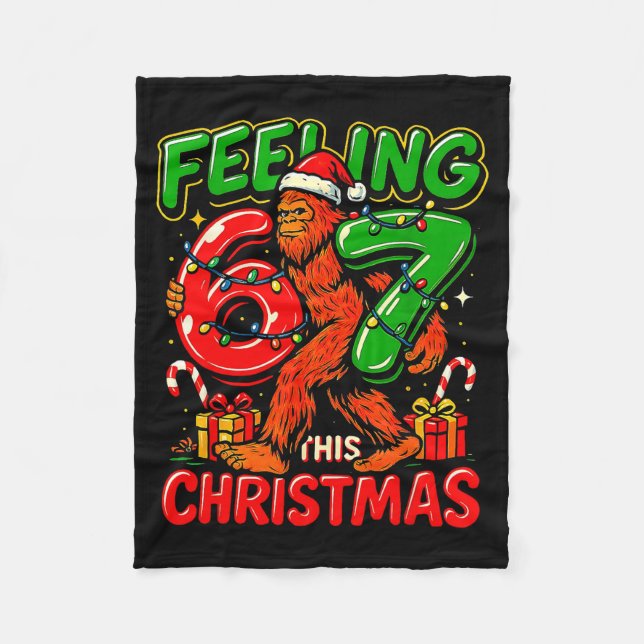 Feeling 67 This Christmas Funny Bigfoot  Fleecedecke (Vorderseite)