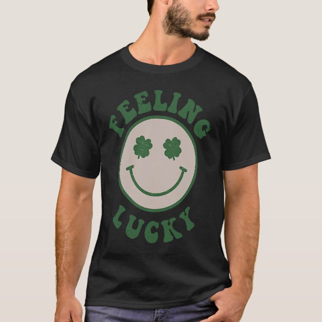 Feeling Lucky Smile Face St Patrick Day T-Shirt (Vorderseite)
