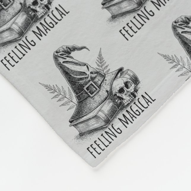 Feeling Magical Witches Spell Book and Skull Fleecedecke (Ecke)