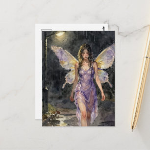 Feen, die in einer regnerischen Nacht spazieren ge Postkarte