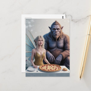 Feen- und Sasquatch-Pizza-Party im Wald Postkarte