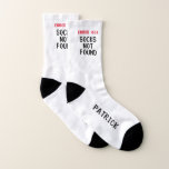 Fehler 404 Mem Socken nicht gefunden lustige Gebur<br><div class="desc">Fehler 404 Mem Socken nicht gefunden lustige Geburtstagsgeschenk für ihn oder sie. Fügen Sie Ihre eigenen individuelle Name- oder Monogramm-Buchstaben hinzu, um ein einzigartiges Sockenpaar zu bilden. Coole personalisierte Geburtstags- oder Weihnachtsgeschenkidee für Damen und Herren. Weiße oder benutzerdefinierte Hintergrundfarbe. Spaß für Sohn, Tochter, Bruder, Ehemann, Freund, Sohn, Freund, Vater, Vater,...</div>