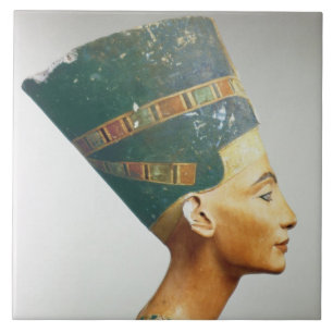 Fehlschlag der Königin Nefertiti, Seitenansicht, Fliese