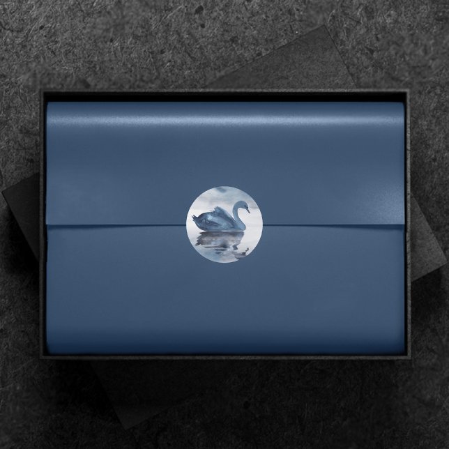 Fehlsichtigkeit | Dusty Blue Swan Lake Wedding Runder Aufkleber (Von Creator hochgeladen)