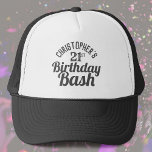 Feier des 21. Geburtstags Trucker Hat Truckerkappe<br><div class="desc">Um einen besonderen Geburtstag zu feiern. Entworfen für jemanden,  der 21 Jahre alt ist. 21. Geburtstagsfeier. Geburtstagsbash. Geben Sie den Namen und die Nummer ein. Geburtstagsparty Hut.</div>