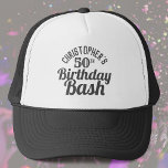 Feier des 50. Geburtstags Trucker Hat Truckerkappe<br><div class="desc">Um einen besonderen Geburtstag zu feiern. Für jemanden,  der 50 Jahre alt ist. 50. Geburtstagsfeier. Geburtstagsbash. Geben Sie den Namen und die Nummer ein. Geburtstagsparty Hut.</div>