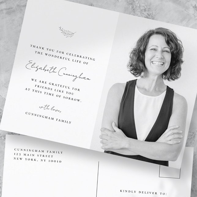 Feier des Lebens Modernes Minimalistisches Foto Postkarte (Von Creator hochgeladen)