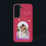 FEIER UND IMMER Hochzeit Magenta Celestial Foto Samsung Galaxy Hülle<br><div class="desc">FOREVER UND IMMER Wedding Magenta Celestial Foto Personalisiert Name Smart Phone Samsung Galaxy Case zeigt die Sonne, Mond und Sterne mit Ihrem Lieblingsfoto auf einem magentafarbenen Hintergrund und personalisiert mit Ihrem Namen und benutzerdefinierten Text oder "Forever and immer" in modernen Gold Kalligraphie Schrift Typografie. FOTO TIPP: Zentrieren Sie Ihr Foto...</div>