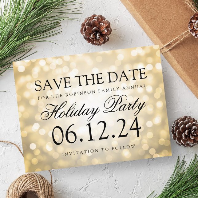 Feierabend Save the Date Gold Glitzern Lights Ankündigungspostkarte (Holiday Party Save The Date Gold Glitter Lights Announcement Postcard)