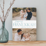 Feierliche Begrüßung | 2 Foto Joyous Hanukkah Feiertagskarte<br><div class="desc">Unser festliches und elegantes Hanukkah-Kartendesign ist der perfekte Weg,  um zwei Ihrer beliebten Fotos zu zeigen. Design bietet "Joyous Hanukkah" in weicher aquamariner Serifentypografie und handgeschriebenes Skript,  zusammen mit Ihrem Familiennamen. Karten kehren zu einem weißen Sternmuster zurück.</div>