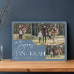 Feierliche Begrüßung | Joyous Hanukkah 3 Foto Feiertagskarte<br><div class="desc">Unser festliches und elegantes Hanukkah-Kartendesign ist der perfekte Weg,  um drei Ihrer beliebten Fotos zu präsentieren. Horizontal oder landschaftlich orientiertes Design bietet "Joyous Hanukkah" in weißer Typografie und handgeschriebener Schrift,  unter dem Ihr Familienname auf einem staubblauen Hintergrund steht.</div>