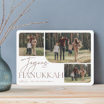 Feierliche Begrüßung | Joyous Hanukkah 3 Foto Feiertagskarte<br><div class="desc">Unser festliches und elegantes Hanukkah-Kartendesign ist der perfekte Weg,  um drei Ihrer beliebten Fotos zu präsentieren. Horizontal oder landschaftlich orientiertes Design zeigt "Joyous Hanukkah" in neutraler Erdton Terrakotta Typografie und handgeschriebene Schrift,  unter dem Ihr Familienname auf weißem Hintergrund steht.</div>