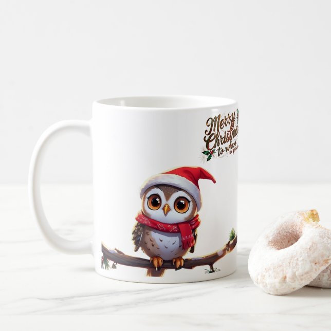 Feierliche Eule in einer Weihnachtsmannmütze Kaffeetasse (Mit Donut)