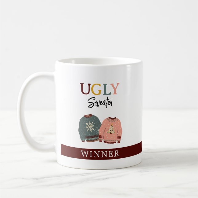 Feierliche Feier mit dem Gewinner des Ugly Sweater Kaffeetasse (Links)
