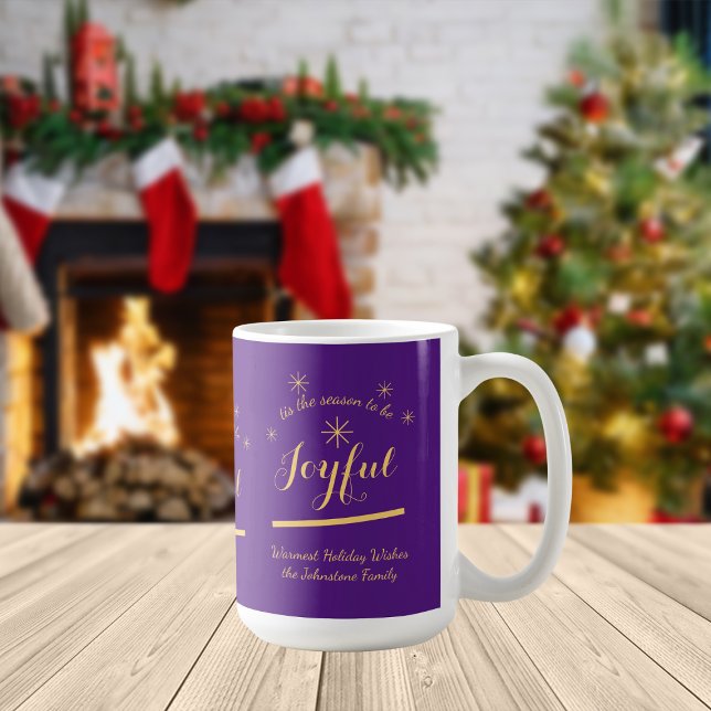 Feierliche Freude - "Es ist die Jahreszeit, Freude Kaffeetasse (Help create more Joy this holiday season. Give this cheerful purple mug with a warm holiday message.)