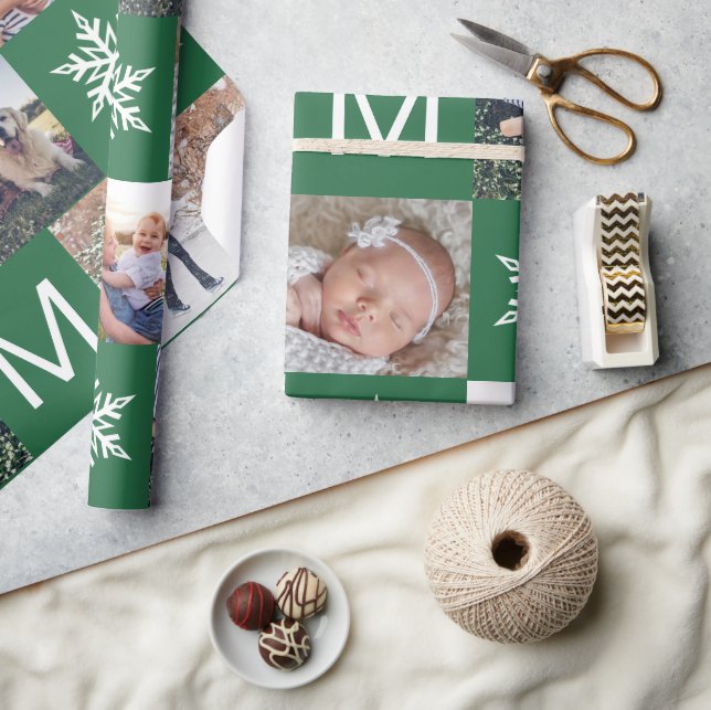 Feierliche grüne Schneeflocken Foto Collage Weihna Geschenkpapier (Kunsthandwerk)