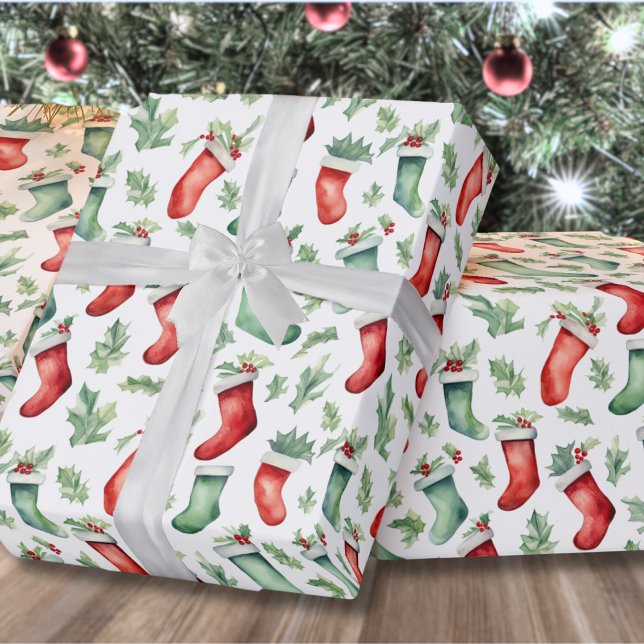 Feierliche Rot-Grün-Strumpf Weihnachten Geschenkpapier (Traditional Festive Red Green Stockings Christmas Wrapping Paper)