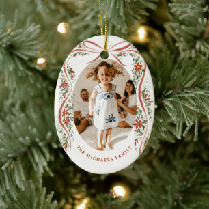 Feierliche Rote Band mit Poinsettias und Grünpflan Keramik Ornament