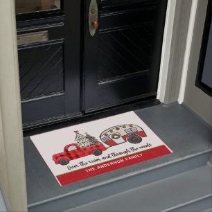 Feierliche Weihnachtsfeiertage Karierter Caravan N Fußmatte