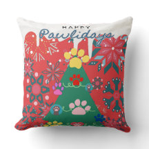 Feierlicher, roter Weihnachtsbaum mit Kuppelschmuc