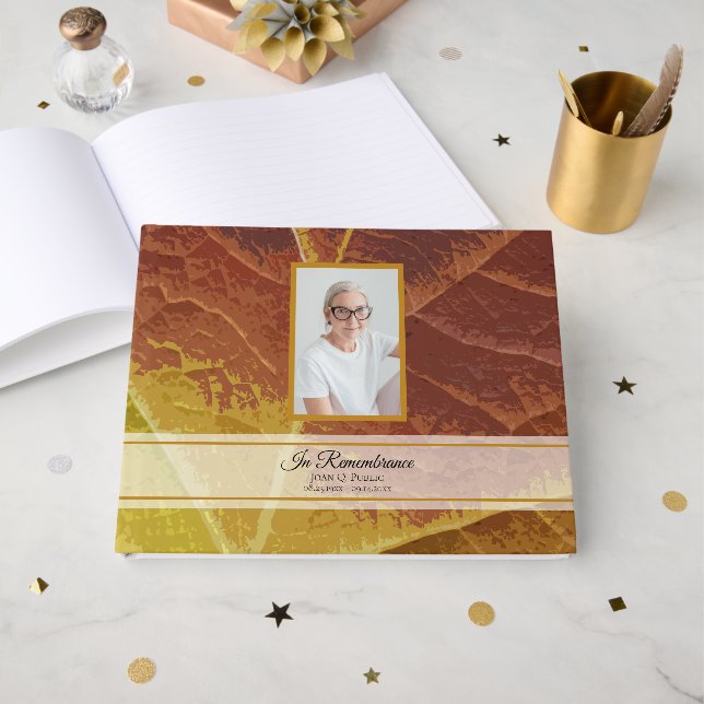 Feierlichkeiten zum Gedenken an das Leben im Herbs Gästebuch (Vorderseite Offen)