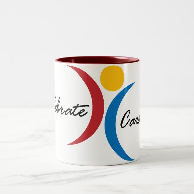 Feiern Sie Carson-Tasse Zweifarbige Tasse (Mittel)