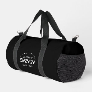 Feiern Sie Syzygy am 28. August 2024 Duffle Bag