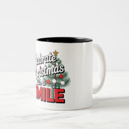 Feiern Sie Weihnachten mit Lächeln Zweifarbige Tasse